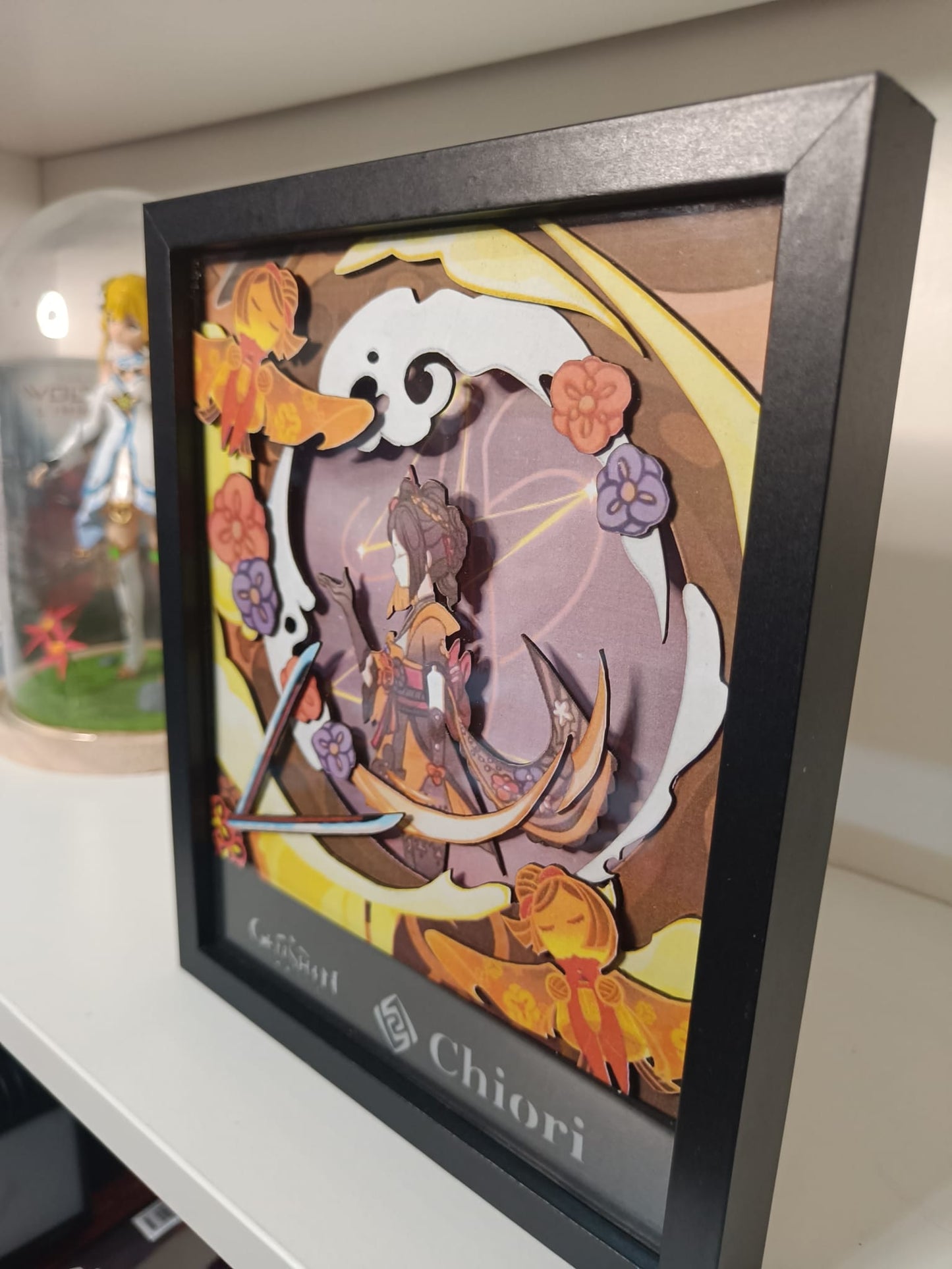 Cornice Chiori di profilo con effetti 3D visibili