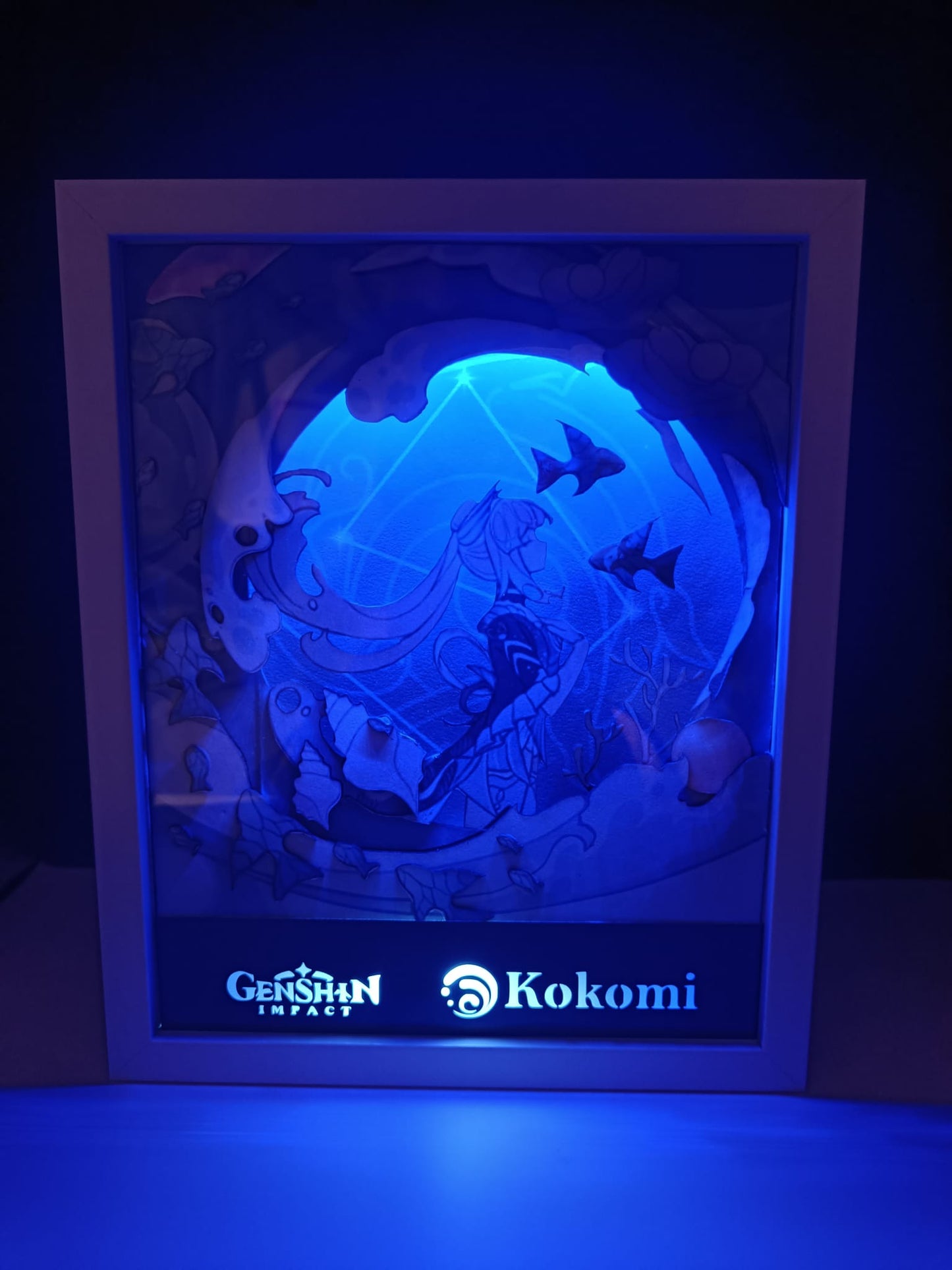 Cornice decorativa Kokomi con elementi marini da Genshin Impact