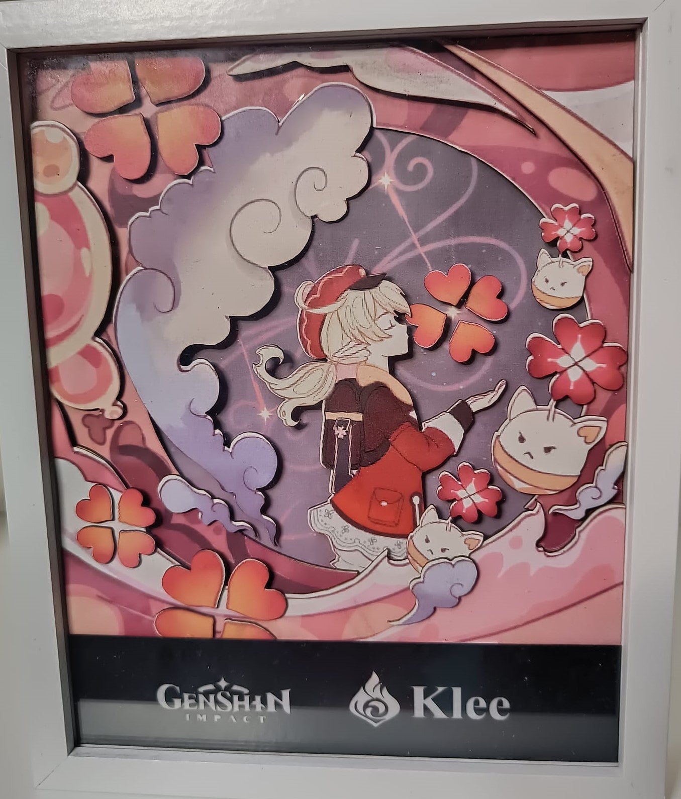 Lightbox di Klee di Genshin Impact con design vivace e dettagli pirotecnici.
